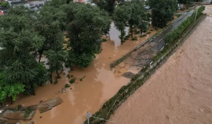 chetire-cheloveka-pogibli-v-rezultate-livnei-i-navodnenii-na-severe-kitaya