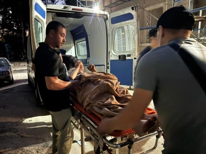 missile-strike-on-kamianske-two-dead-pregnant-woman-among-injured