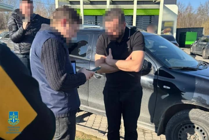 ugrozhal-ubit-sudyu-a-voennoobyazannomu-obeshchal-viezd-za-granitsu-na-lvovshchine-budut-sudit-advokata