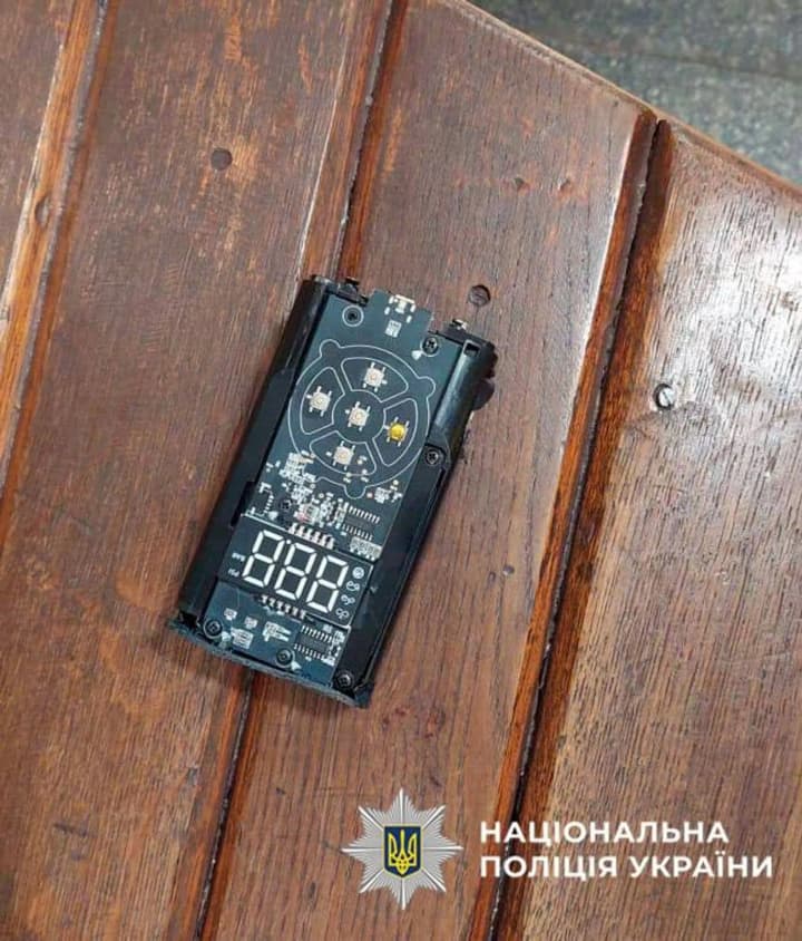 stolychnu-stantsiiu-metro-lybidska-zakryly-cherez-zabutyi-nasos-dlia-velosypeda-u-politsii-pokazaly-foto