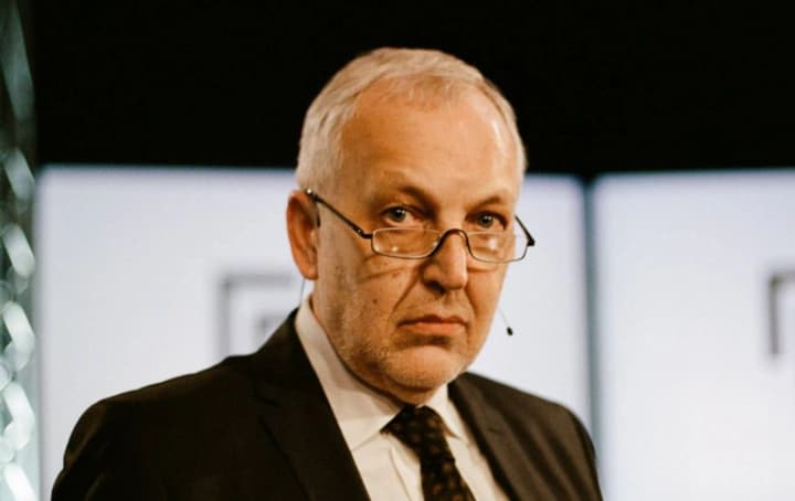 politsiya-kieva-zakrila-delo-o-nanesenii-nozhevogo-raneniya-zhurnalistu-yuriyu-makarovu