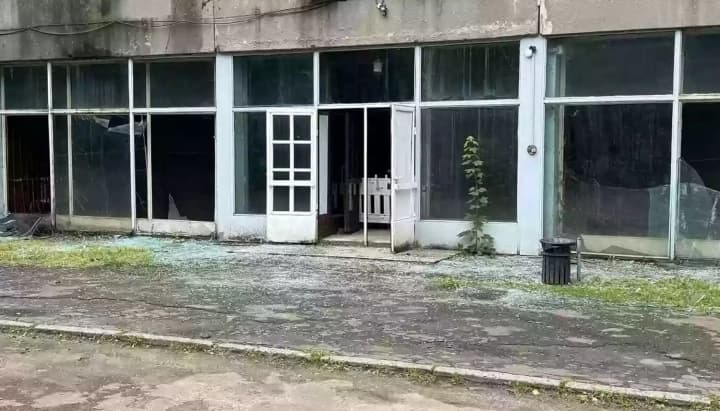 unaslidok-obstrilu-kyieva-bulo-poshkodzheno-kinostudiiu-dovzhenka-poshkodzheno-vyrobnychi-prymishchennia-studii-vybyto-blyzko-90-vikon