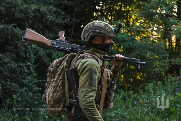 s-nachala-sutok-na-fronte-zafiksirovano-124-boya-naibolee-aktivno-vrag-atakuet-na-pokrovskom-napravlenii