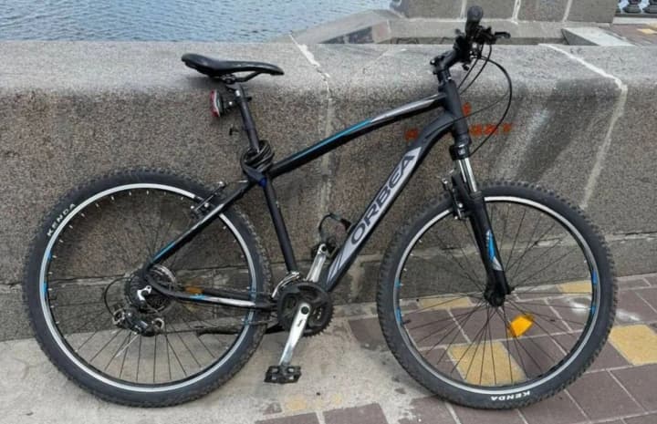 collided-with-another-cyclist-and-got-under-the-wheels-of-a-truck-police-are-investigating-the-circumstances-of-the-accident-in-the-capital