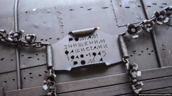 den-pamiati-zahyblykh-voiniv-desantnykiv-mizhnarodnyi-den-holokostu-romiv-mizhnarodnyi-den-bliuzu-shcho-shche-vidznachaiut-2-serpnia