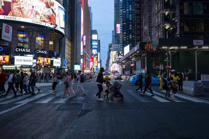 v-nyu-iorke-proizoshlo-zemletryasenie-lyudi-pochuvstvovali-tolchki-v-neskolkikh-raionakh-goroda