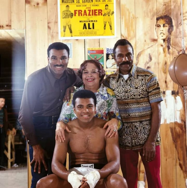 umer-rakhaman-ali-bivshii-bokser-i-mladshii-brat-mokhammeda-ali