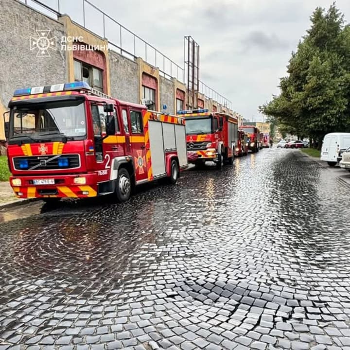 hotel-on-fire-in-lviv-15-people-evacuated