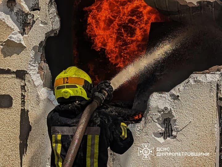 try-liudyny-zahynuly-pid-chas-masshtabnoi-pozhezhi-na-vyrobnytstvi-u-kryvomu-rozi