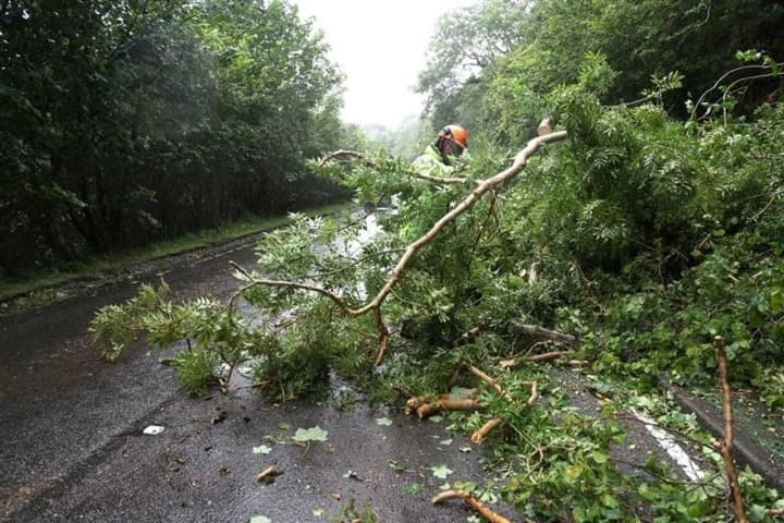 storm-floris-hit-great-britain-wind-170-kmh-mass-power-outages-and-cancellation-of-performances