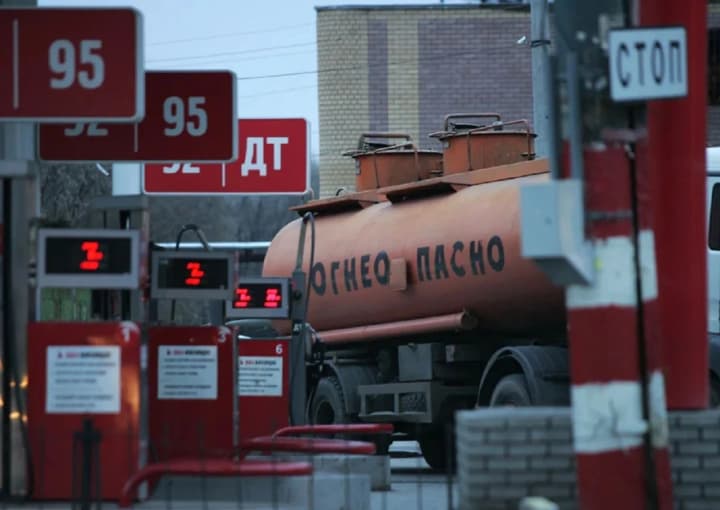gasoline-prices-in-russia-break-records-local-media-explained-the-reason