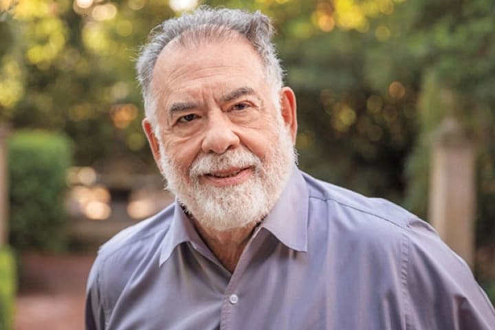 rezhysera-khreshchenoho-batka-koppolu-hospitalizuvaly-v-rymi