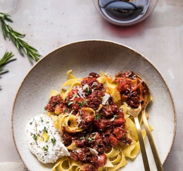 italiiska-kukhnia-vdoma-piat-retseptiv-pasty-na-bud-iakyi-smak