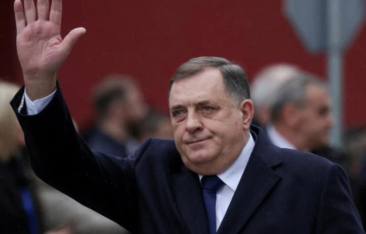 in-bosnia-and-herzegovina-the-presidential-mandate-of-bosnian-serb-leader-milorad-dodik-was-revoked