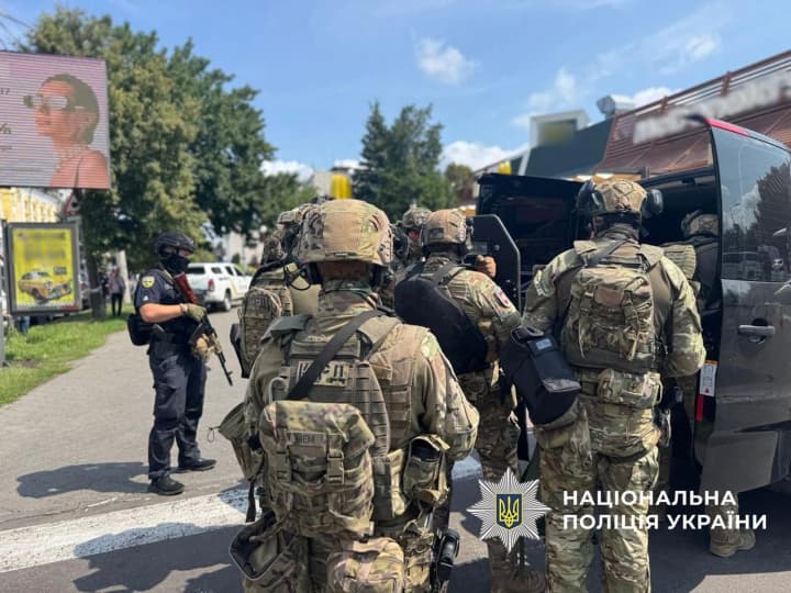 strelba-v-cherkassakh-muzhchina-neskolko-raz-vistrelil-i-ranil-sebya-kord-yego-zaderzhal