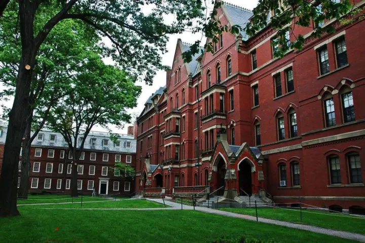 trump-administration-increases-pressure-on-harvard-over-patents-and-research-funding