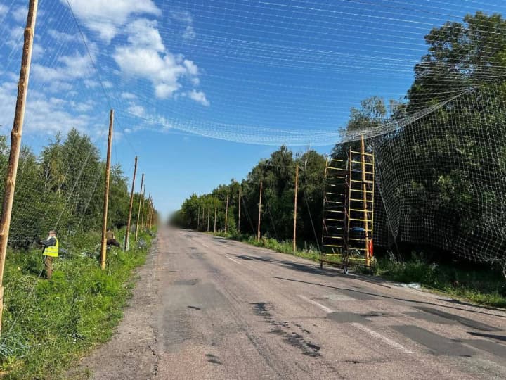 na-sumshchyni-tryvaie-budivnytstvo-antydronovykh-tuneliv-dlia-bezpeky-peresuvannia