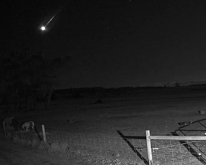 burning-meteor-struck-residents-of-central-victoria-video