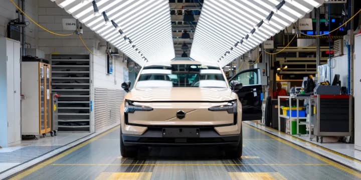 volvo-ex30-unykaie-zahrozy-147percent-myt-ssha-perenisshy-vyrobnytstvo-z-kytaiu