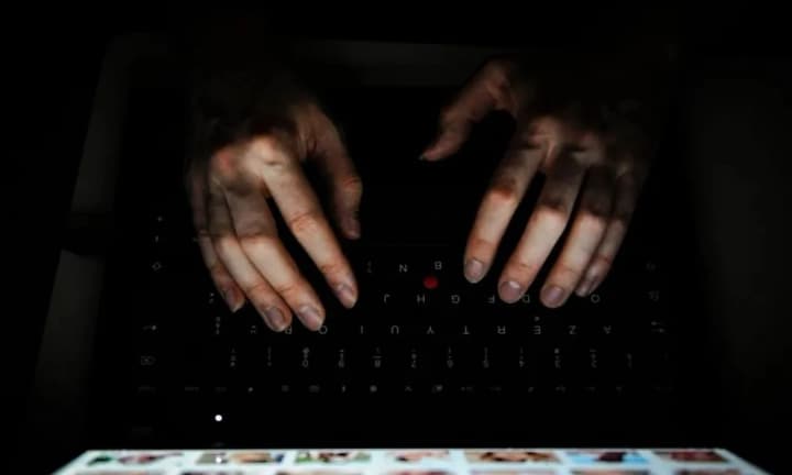 novie-pravila-proverki-vozrasta-v-velikobritanii-rezko-sokratili-trafik-pornosaitov-financial-times