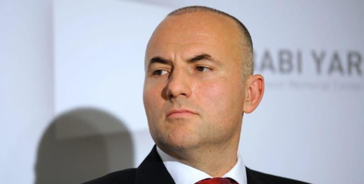 elitnyi-budynok-i-shist-dilianok-na-dnipri-arma-prodaie-aktyvy-fuksa