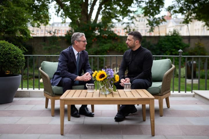 zelenskyy-and-starmer-discussed-the-alaska-summit-and-security-guarantees-what-else-was-in-focus