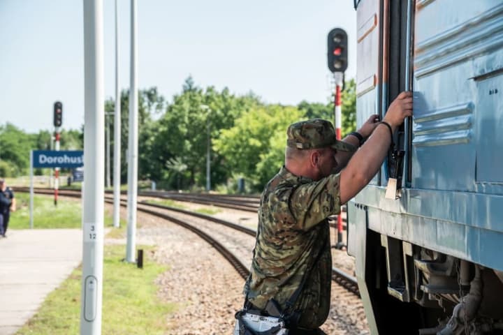 ukrainian-railway-workers-were-detained-in-poland-while-intoxicated-having-entered-the-country-on-a-freight-train