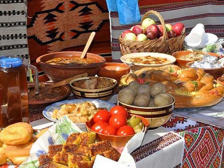 prazdnichnii-stol-na-uspenie-bogoroditsi-podborka-proverennikh-retseptov-pirogov