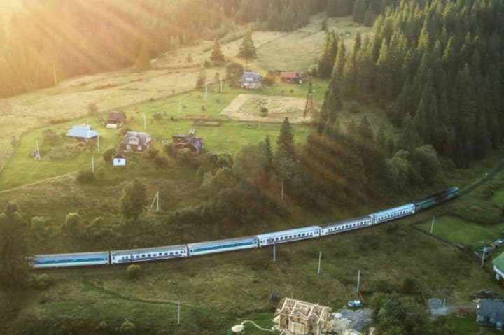 avariya-passazhirskogo-poezda-na-zakarpate-reis-otpravilsya-do-konechnoi-stantsii-solotvino