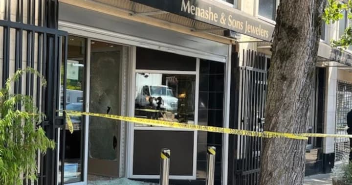 u-sietli-zlodii-za-90-sekund-vkraly-yuvelirni-vyroby-na-2-mln-dolariv