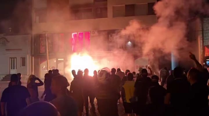 serbia-engulfed-in-protests-police-use-gas-ruling-party-offices-destroyed