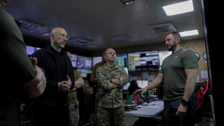 shmyhal-vidvidav-kharkivshchynu-ta-zustrivsia-z-viiskovymy-shcho-vidomo