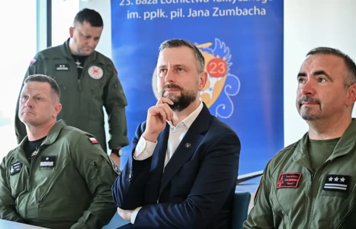 vzriv-proizoshel-nochyu-v-pole-na-vostoke-polshi-v-minoboroni-ne-isklyuchayut-rossiiskii-dron-no-ne-fiksirovali-narushenii-aviaprostranstva