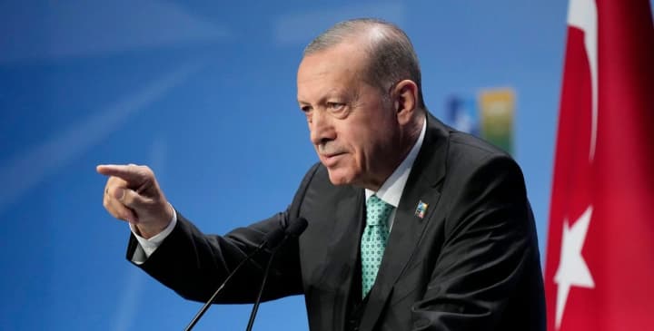 erdogan-i-makron-obsudili-mir-dlya-ukraini-i-gazi-ankara-gotova-prinyat-peregovori-kieva-i-moskvi