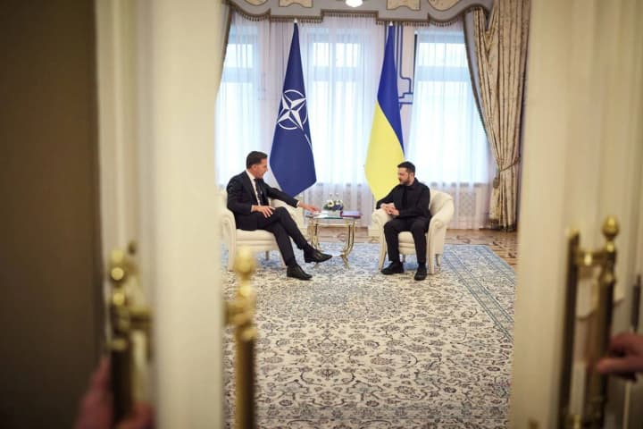 zelenskyi-ta-riutte-u-kyievi-obhovoryly-nastupni-spilni-kroky-dlia-bezpeky-i-nablyzhennia-zavershennia-viiny