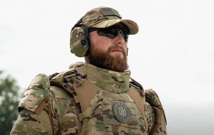 substandard-glasses-for-the-military-for-25-million-the-story-of-one-crime