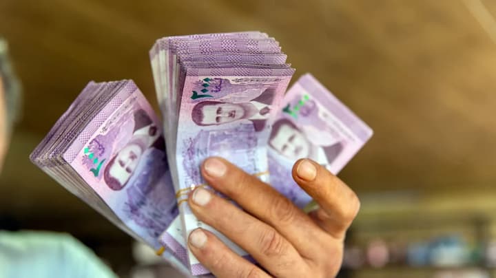 syriia-planuie-prybraty-dva-nuli-zi-svoiei-valiuty-novi-banknoty-drukuvatyme-u-rf-reuters