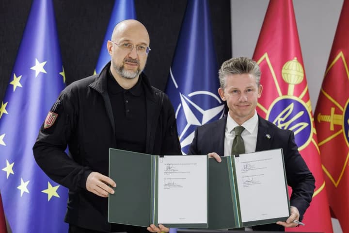 novii-uroven-voennogo-sotrudnichestva-ukraina-i-shvetsiya-zapuskayut-sovmestnoe-proizvodstvo-oboronnoi-produktsii