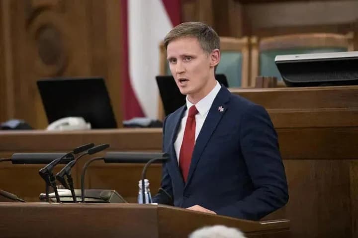 vnutrishni-zahrozy-uhorshchyna-ta-slovachchyna-ruinuiut-yevropu-z-seredyny-deputat-yevroparlamentu