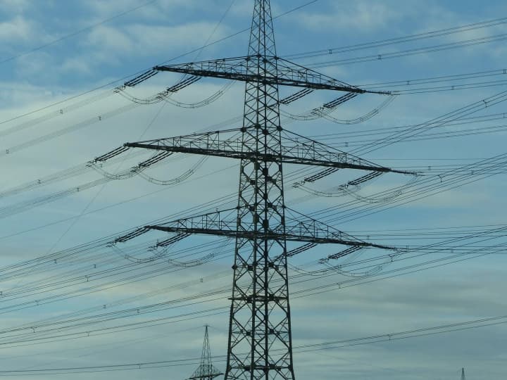 bad-weather-left-part-of-residents-of-4-regions-without-electricity-consumption-dropped-ukrenergo