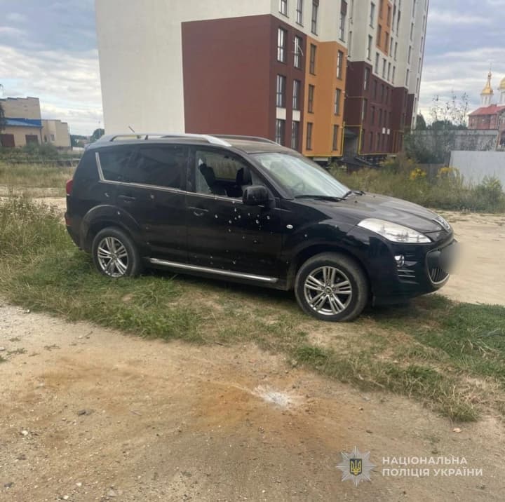 in-volyn-a-man-wanted-for-unauthorized-abandonment-of-a-military-unit-was-detained-for-an-explosion-and-an-arsenal-of-weapons-at-home