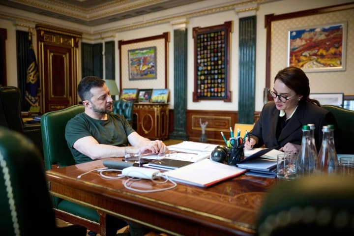 uriad-sohodni-onovyt-pravyla-peretynu-kordonu-dlia-cholovikiv-vikom-vid-18-do-22-rokiv-zelenskyi