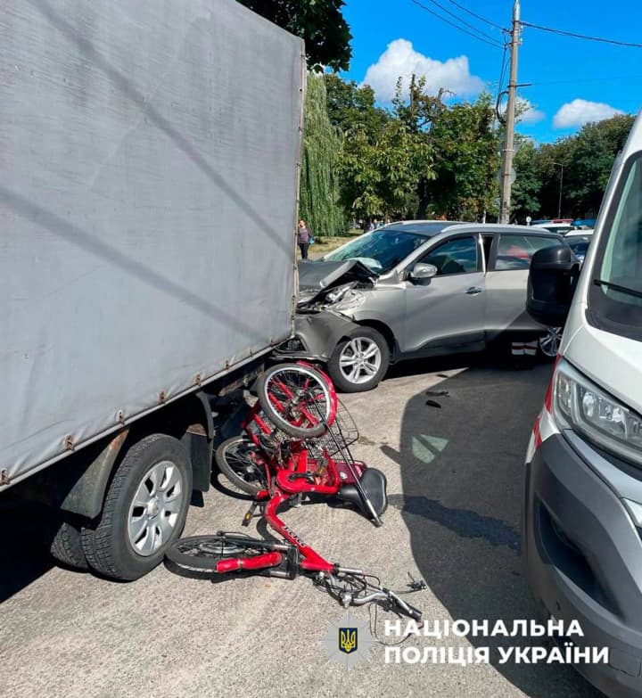 v-kieve-voditel-nasmert-sbila-76-letnego-muzhchinu-na-trekhkolesnom-velosipede