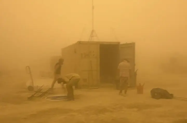 impressive-sandstorm-caused-chaos-at-burning-man-festival