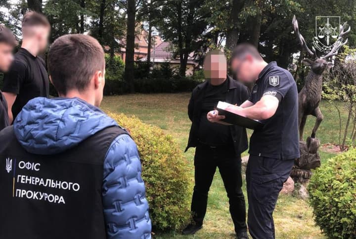 head-of-sarny-forestry-of-forests-of-ukraine-exposed-for-receiving-over-uah-3-million-in-bribes-for-facilitating-logging