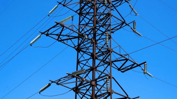 s-1-sentyabrya-dlya-biznesa-virastut-tarifi-na-raspredelenie-elektroenergii