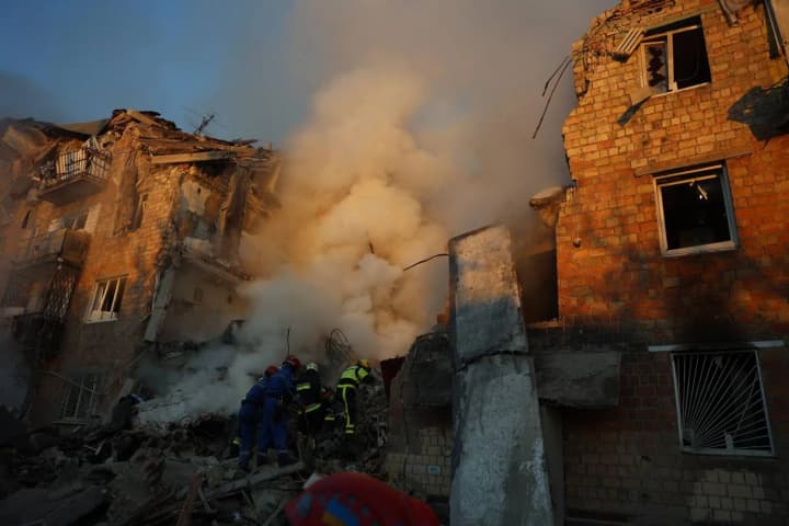 russian-strike-on-kyiv-killed-8-people-including-a-child-zelenskyy-reacted-to-the-russian-attack