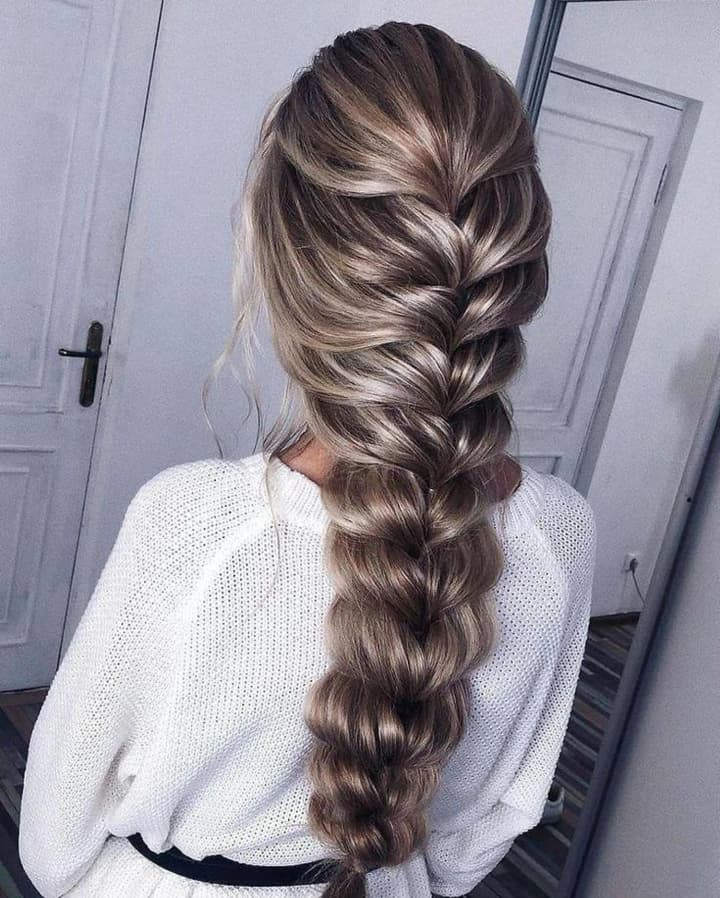top-6-hairstyles-for-schoolgirls-from-classic-braids-to-bubble-ponytails