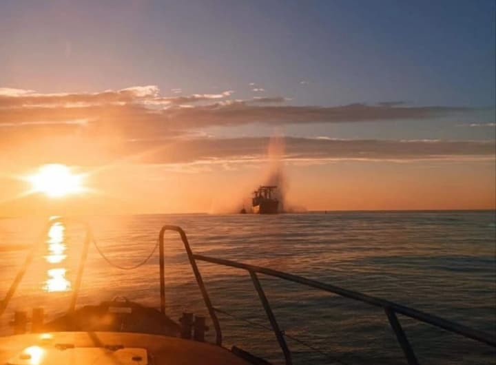 vzriv-sudna-u-beregov-odessi-vms-razbirayutsya-s-situatsiei