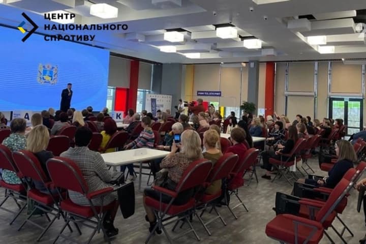 occupiers-began-re-education-of-history-teachers-in-the-temporarily-occupied-territories-of-ukraine-cns